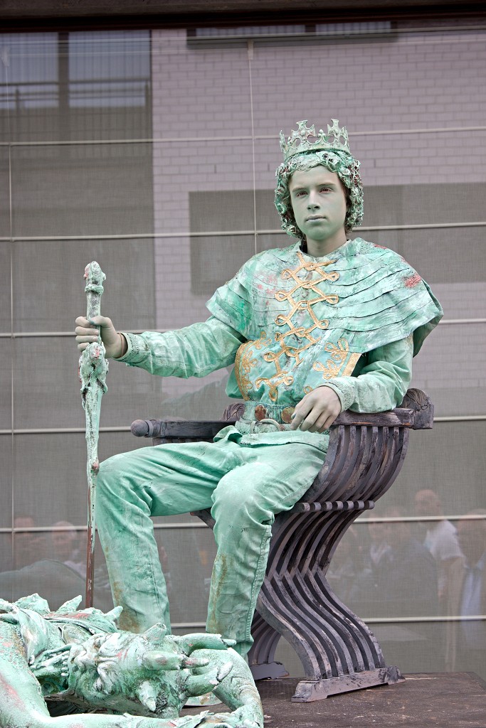 living statue lommel levend standbeeld evenement event festival festiviteit kunst art straatkunst streetart artiest beeld beeldhouwwerk sculpture sculptuur